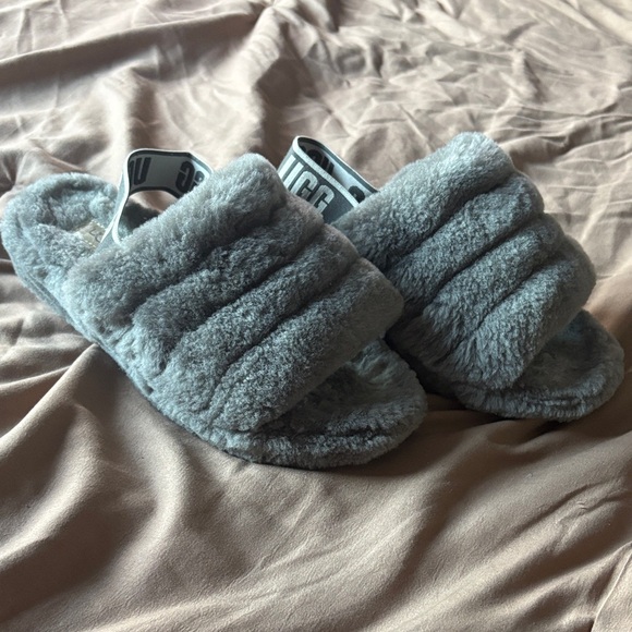 Women’s UGG Cozy Gray Faux Fur Slippers - Picture 1 of 1